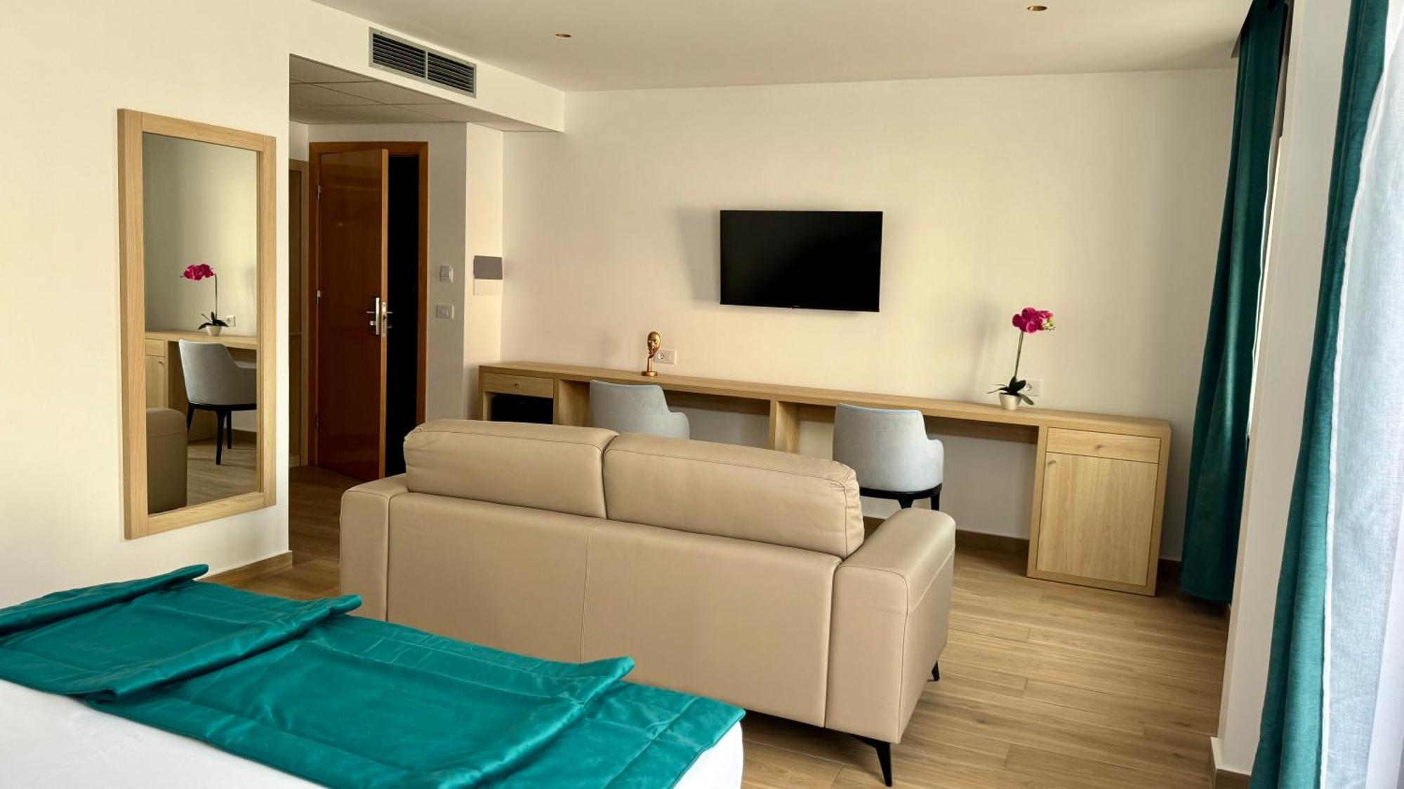 Hotel Blue Sky ทาร์ราฟาล ภายนอก รูปภาพ